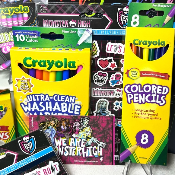 CRAYOLA X MONSTER HIGH GIFT SET - Picture 11 of 16